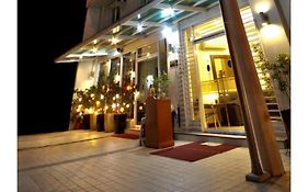 Townhouse Oak Avitel Hotel Near Osmena Highway, Pnr Pasay Station, Metro Manila