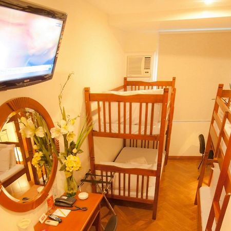Townhouse Oak Avitel Hotel Near Osmena Highway, Pnr Pasay Station, Metro Manila Makati City Exterior photo