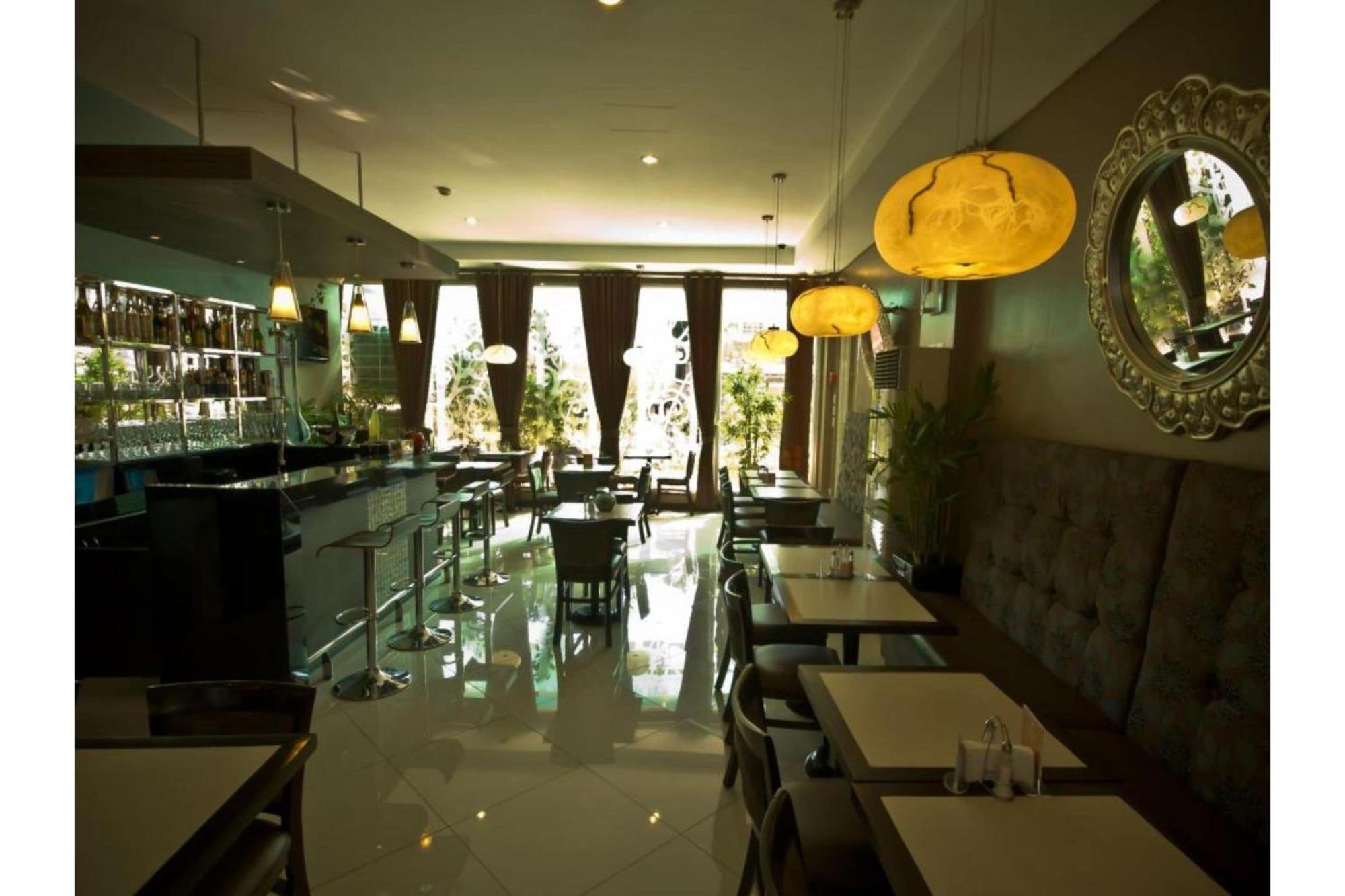 Townhouse Oak Avitel Hotel Near Osmena Highway, Pnr Pasay Station, Metro Manila Makati City Exterior photo