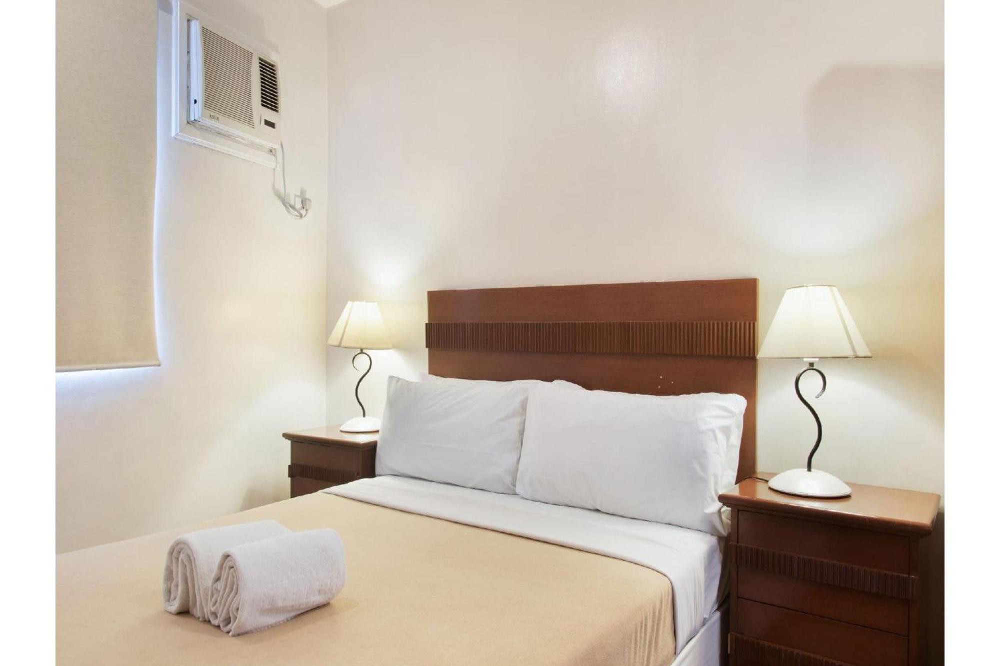 Townhouse Oak Avitel Hotel Near Osmena Highway, Pnr Pasay Station, Metro Manila Makati City Exterior photo